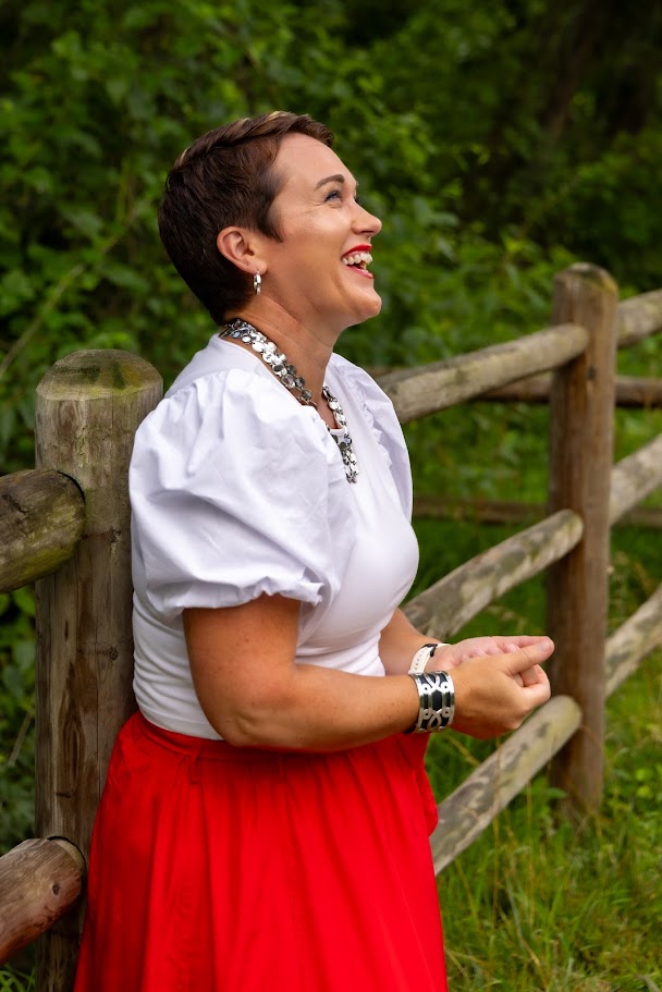 Photoshoot1 Beverly Flores leadership coach
